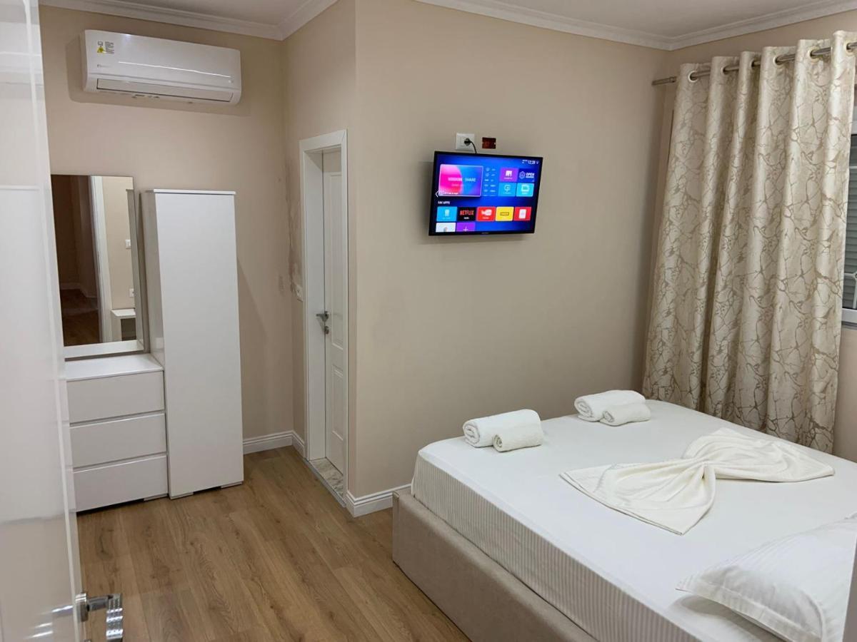 Vila Qyteza Корча Екстериор снимка