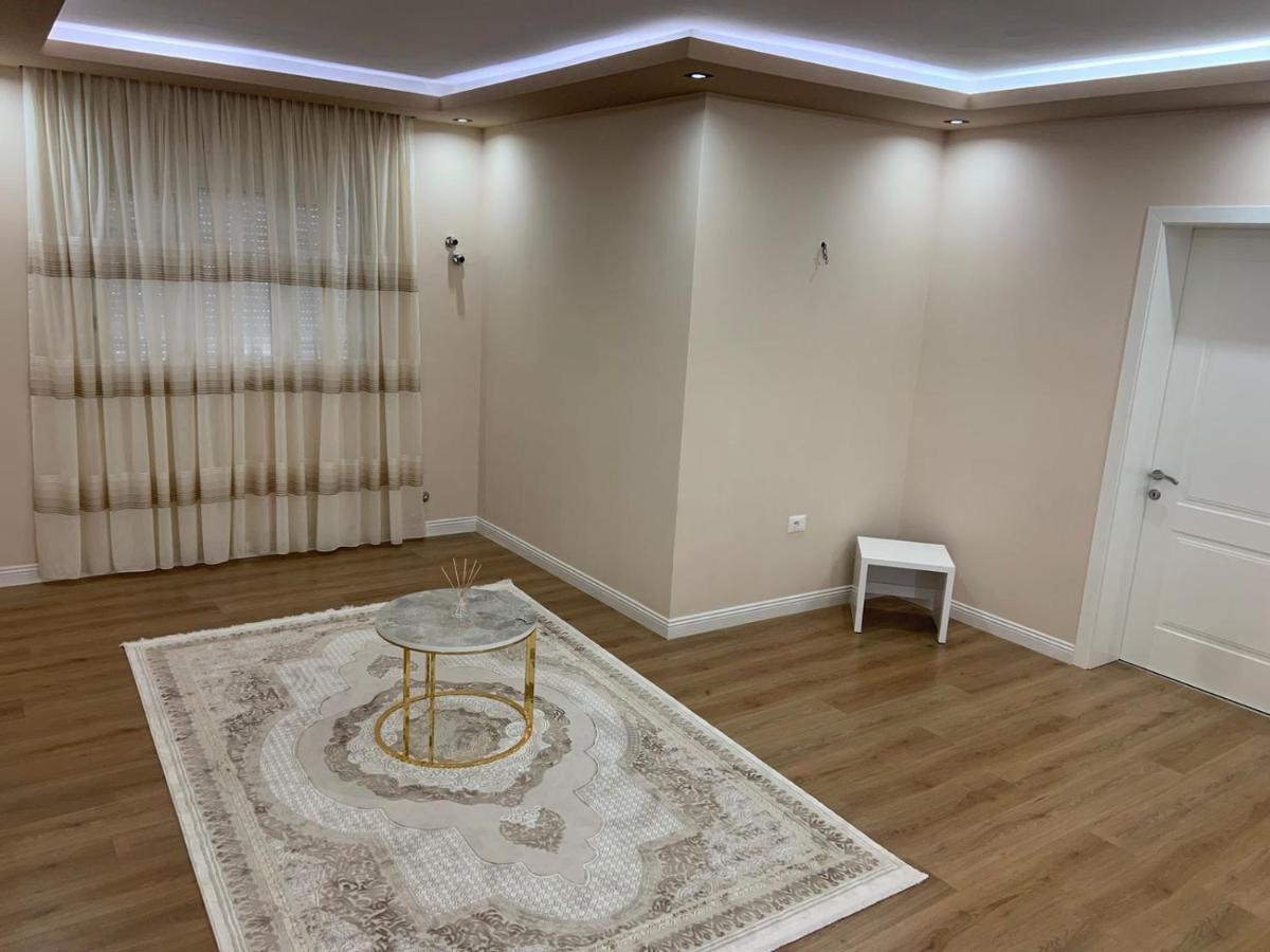 Vila Qyteza Корча Екстериор снимка
